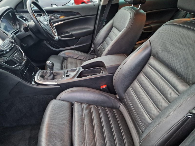 VAUXHALL INSIGNIA