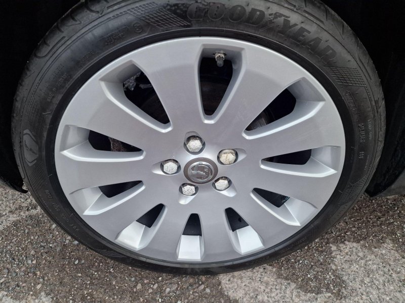 VAUXHALL INSIGNIA