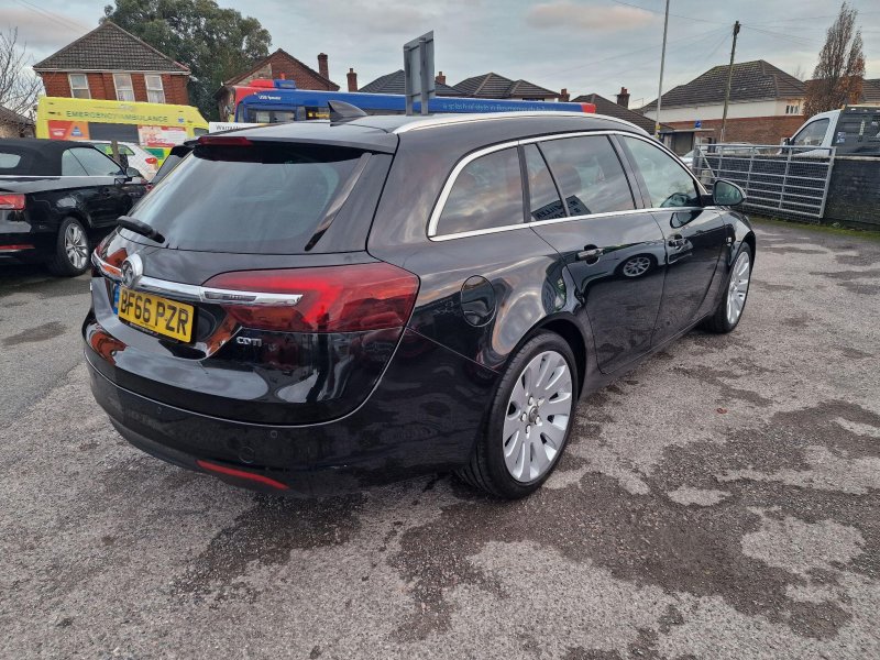 VAUXHALL INSIGNIA