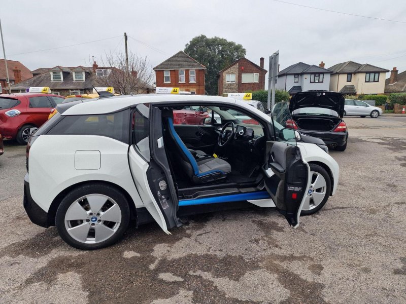 BMW I3