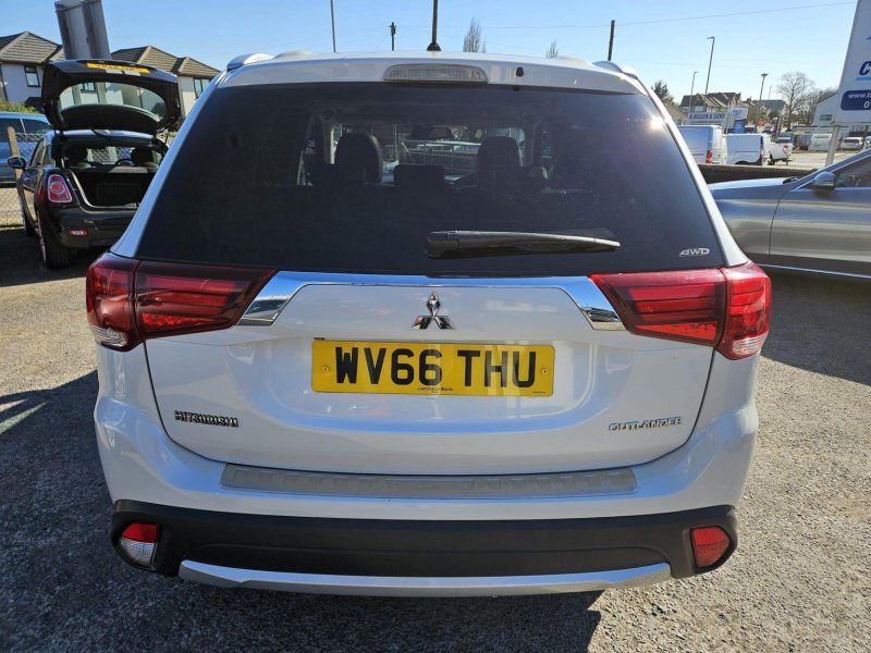 MITSUBISHI OUTLANDER